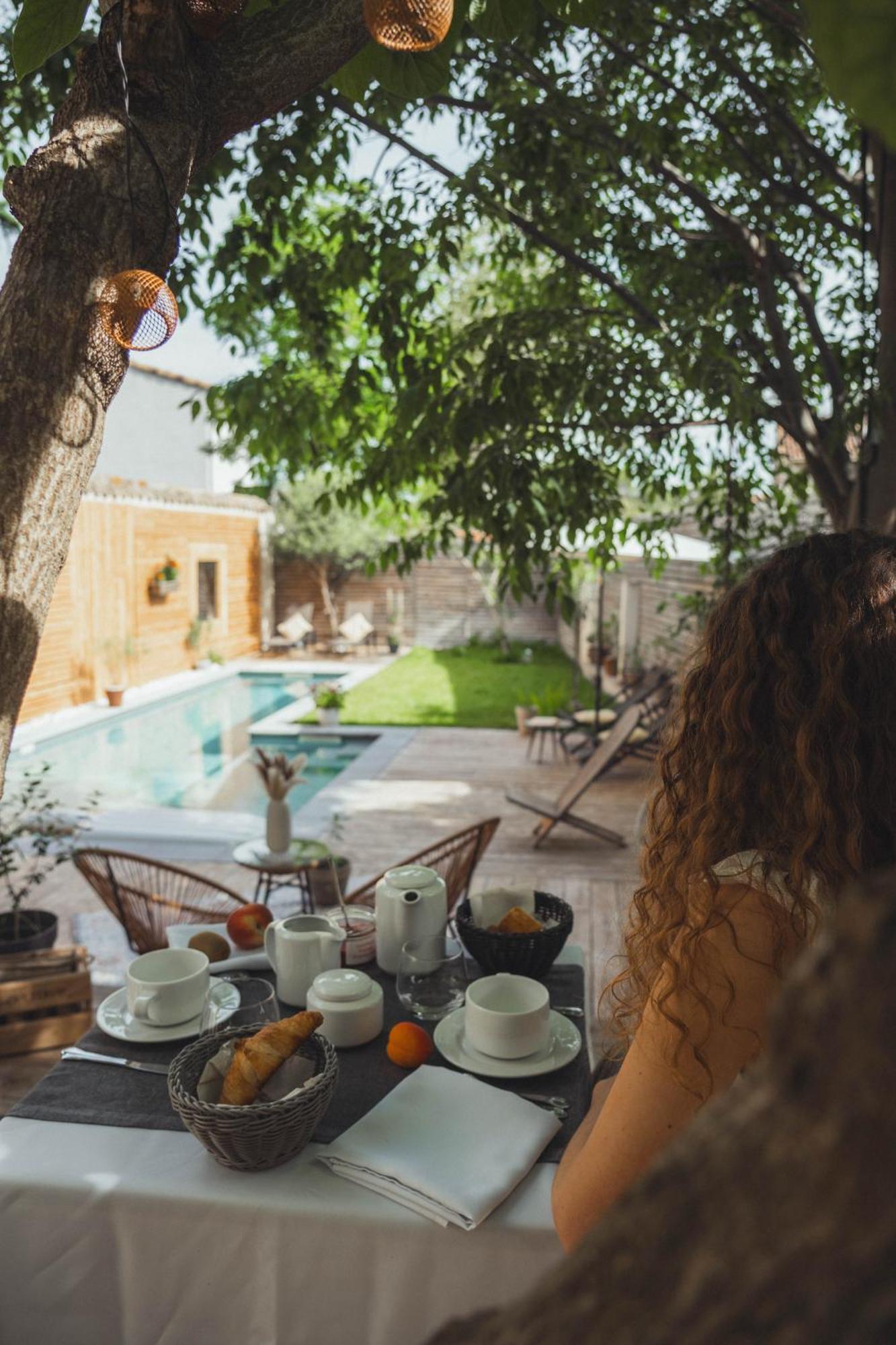 La Domitia - Maison D'Hotes, Massages & Bien-Etre Montbazin Exteriér fotografie