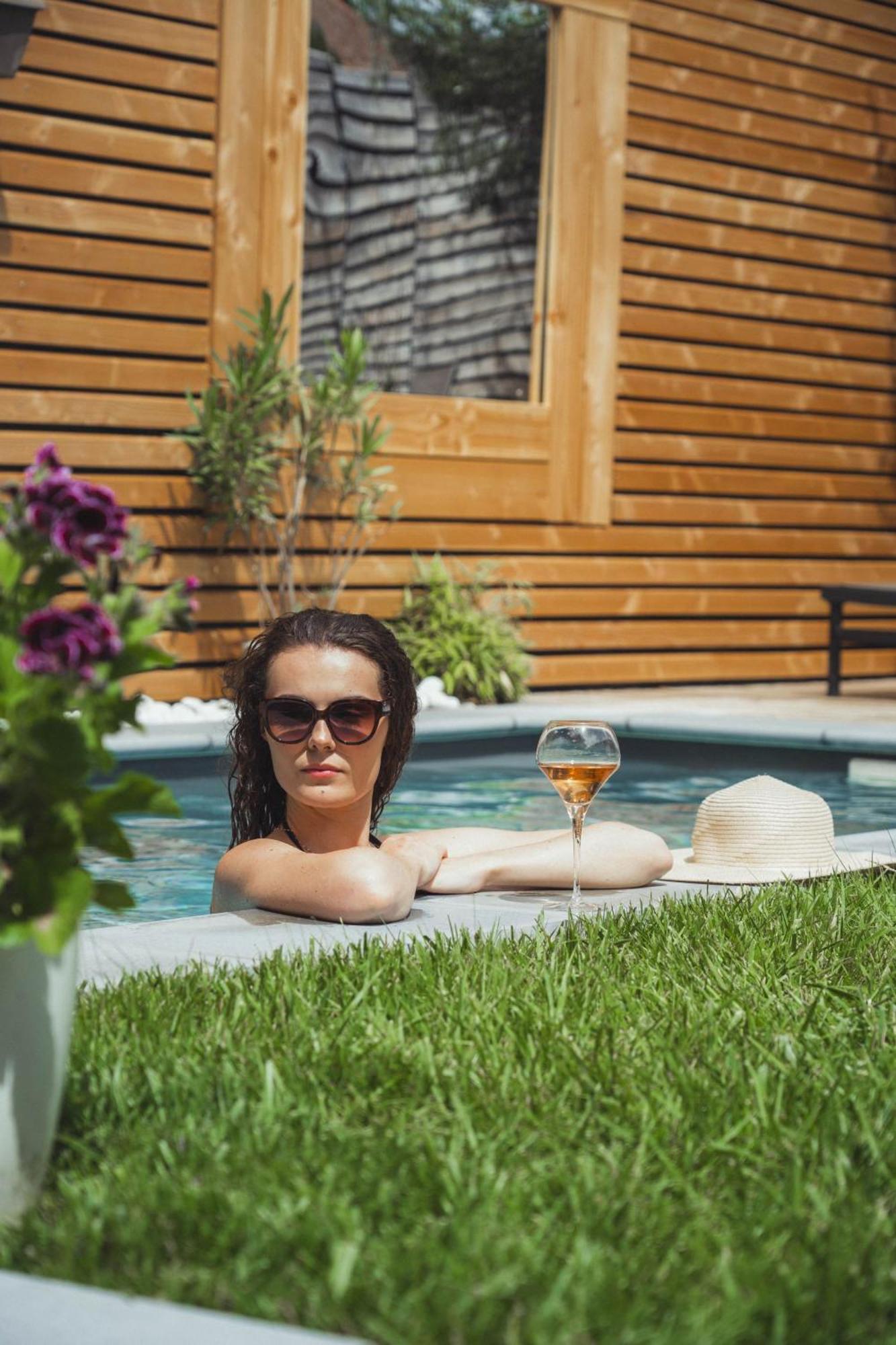 La Domitia - Maison D'Hotes, Massages & Bien-Etre Montbazin Exteriér fotografie